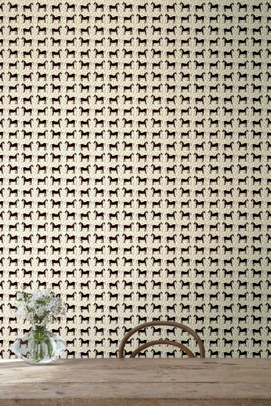Hookedonwalls Marimekko Volume 06 Musta Tamma 25171 behang sfeerbeeld