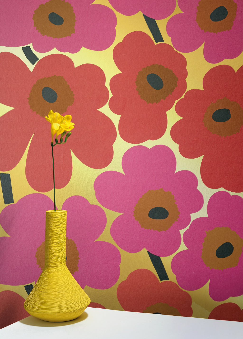 Hookedonwalls Marimekko Volume 07 Unikko 25905 behang sfeerbeeld