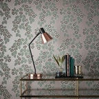 Hookedonwalls Soft Symmetry Bloom 68682 behang sfeerbeeld