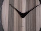 Karlsson wandklok Wood Melange, donker hout, detail