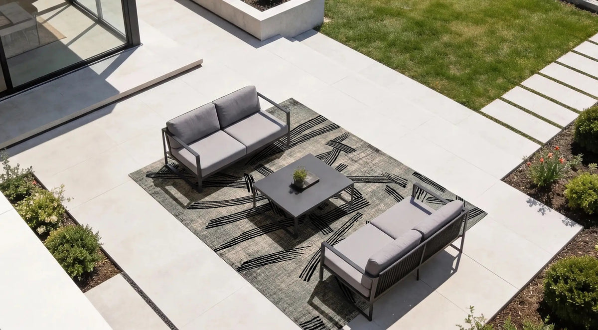 Louis de Poortere Meditation Kanji 2066 Dark Street vloerkleed in interieur