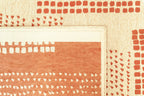 Close-up van het dessin van het Louis de Poortere Craft Zen Garden 2078 Grenadine vloerkleed