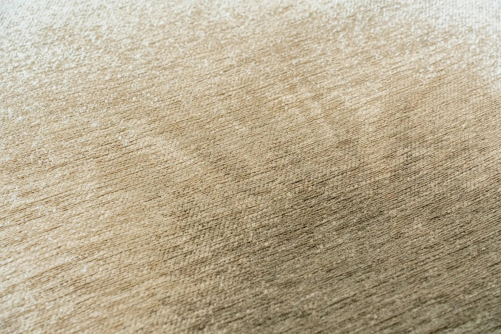 Close-up van het dessin van het Louis de Poortere Meditation Drop 2103 Fawn vloerkleed