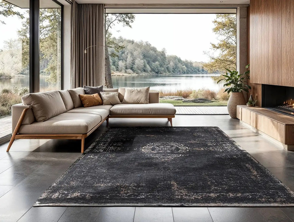 Louis de Poortere Fading World Medallion 8263 Mineral Black vloerkleed in interieur