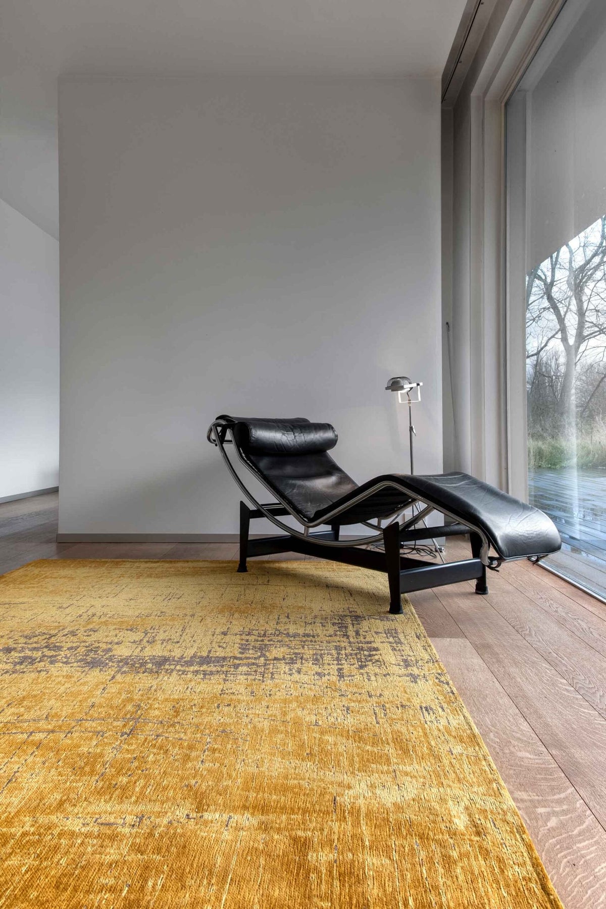 Louis de Poortere Mad Men Griff 8550 Liberty Gold vloerkleed in interieur