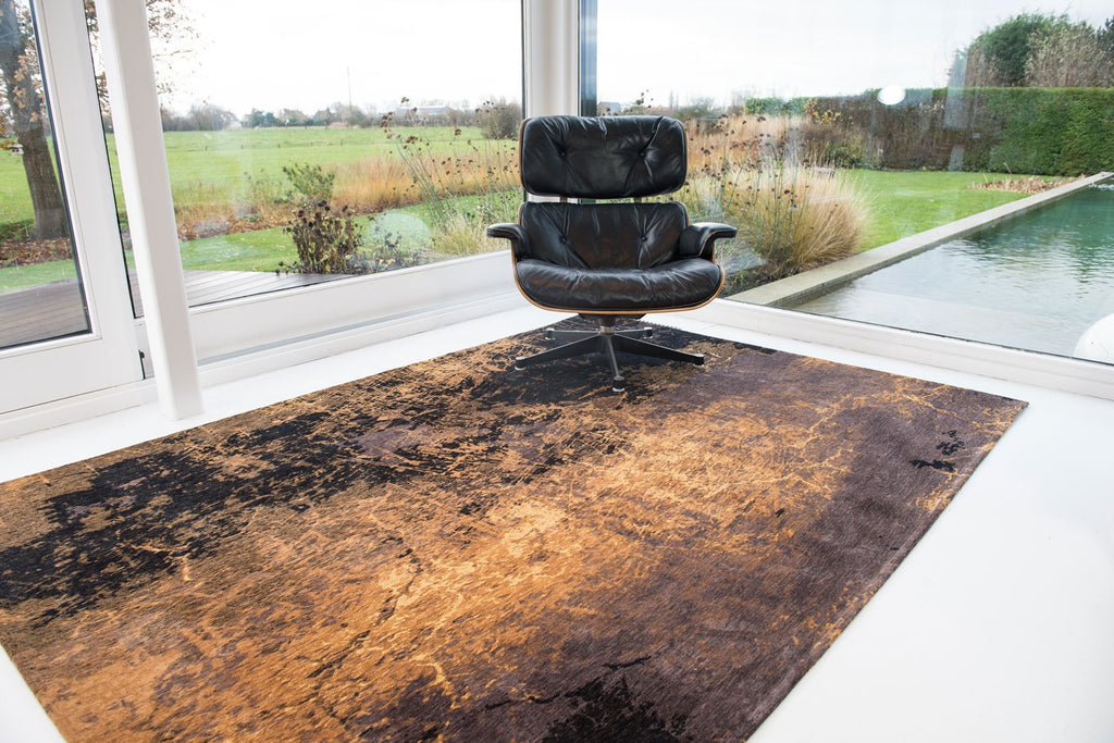 Louis de Poortere Mad Men Cracks 8618 Deep Mine vloerkleed in interieur