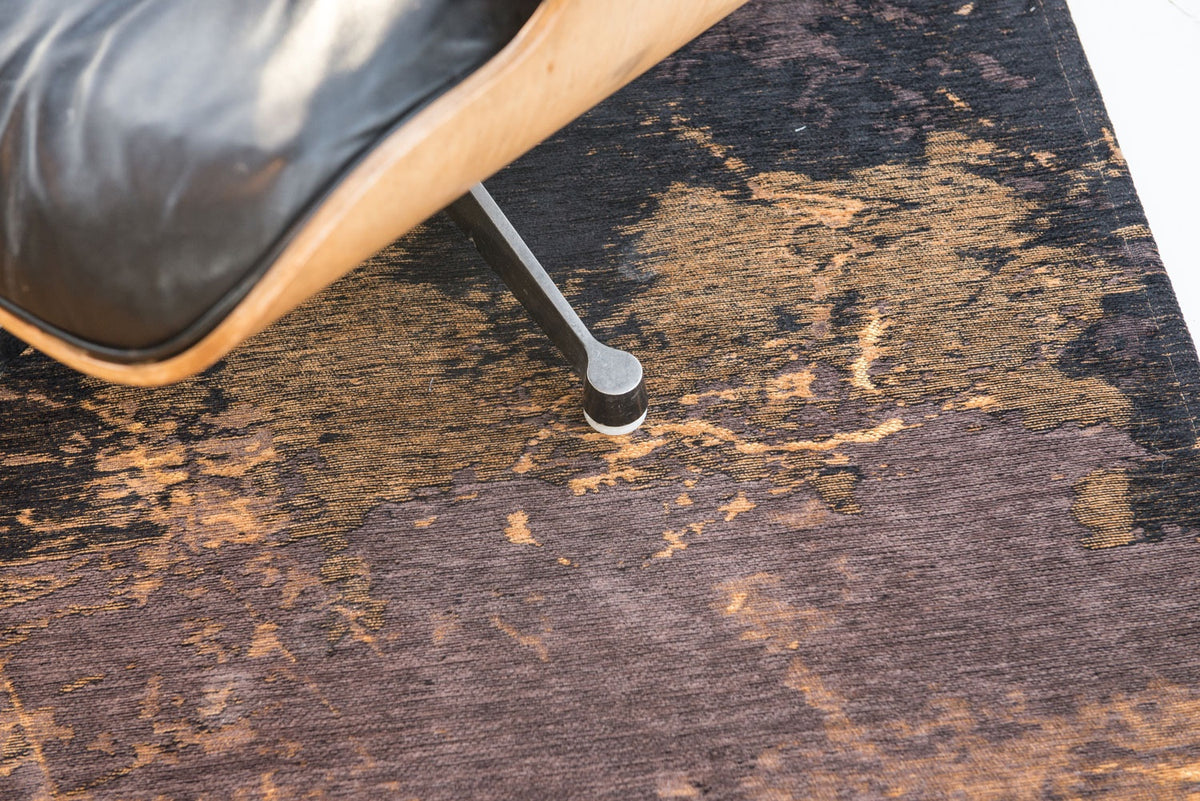 Louis de Poortere Mad Men Cracks 8618 Deep Mine vloerkleed in interieur