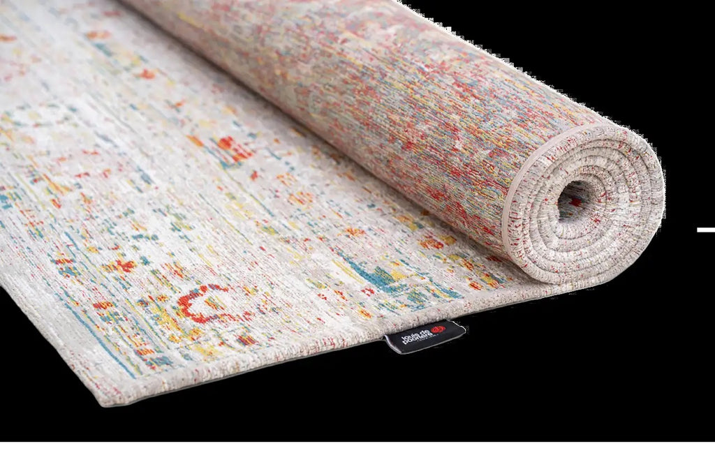 Louis de Poortere Antiquarian Ushak 8894 Turkish Delight vloerkleed met een plooi, dun en soepel