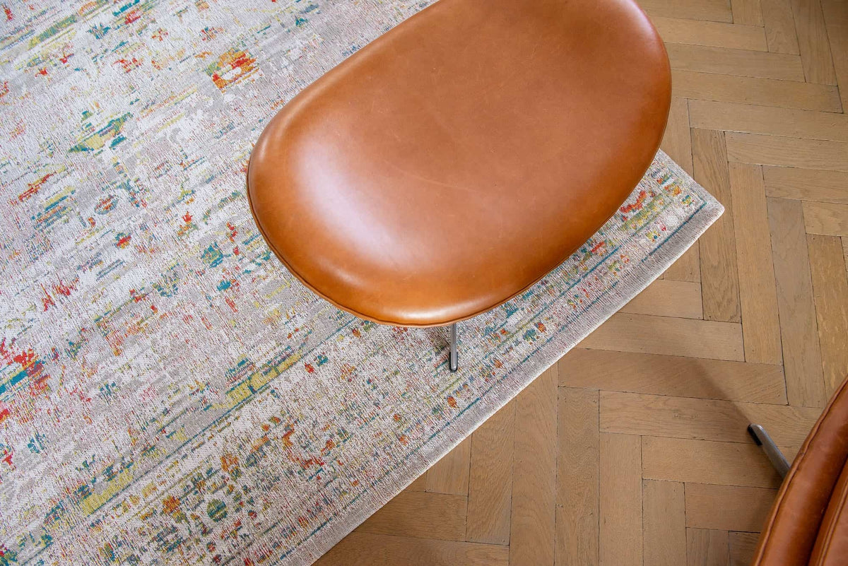 Louis de Poortere Antiquarian Ushak 8894 Turkish Delight vloerkleed in interieur