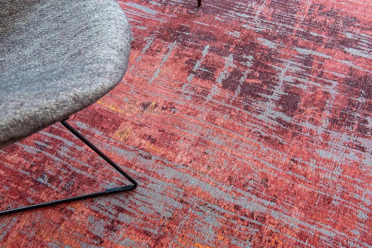 Louis de Poortere Atlantic Streaks 9125 Nassau Red vloerkleed in interieur