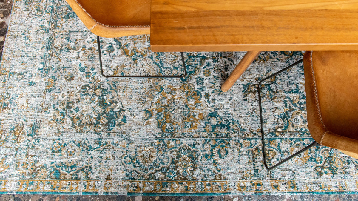 Louis de Poortere Antiquarian Bakhtiari 9127 Fener vloerkleed in interieur