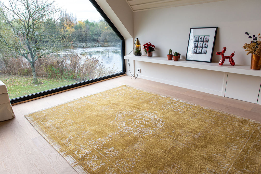 Louis de Poortere Fading World Medallion 9145 Spring Moss vloerkleed in interieur