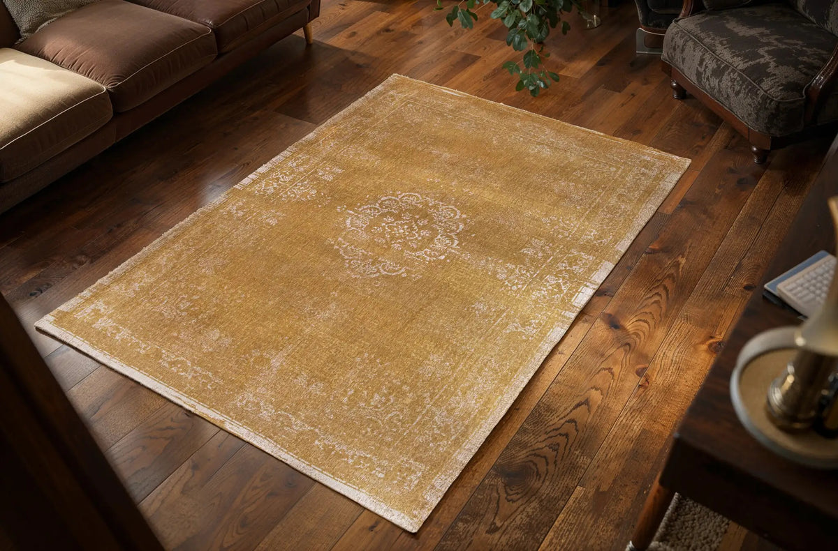 Louis de Poortere Fading World Medallion 9145 Spring Moss vloerkleed in interieur