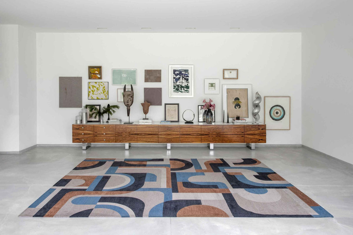 Louis de Poortere Nuance Module 9196 Camel Blue vloerkleed in interieur