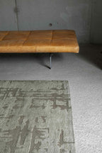 Louis de Poortere Structures Baobab 9197 Dry Beige vloerkleed in interieur