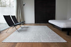 Louis de Poortere Structures Baobab 9198 Tsingy Oyster vloerkleed in interieur