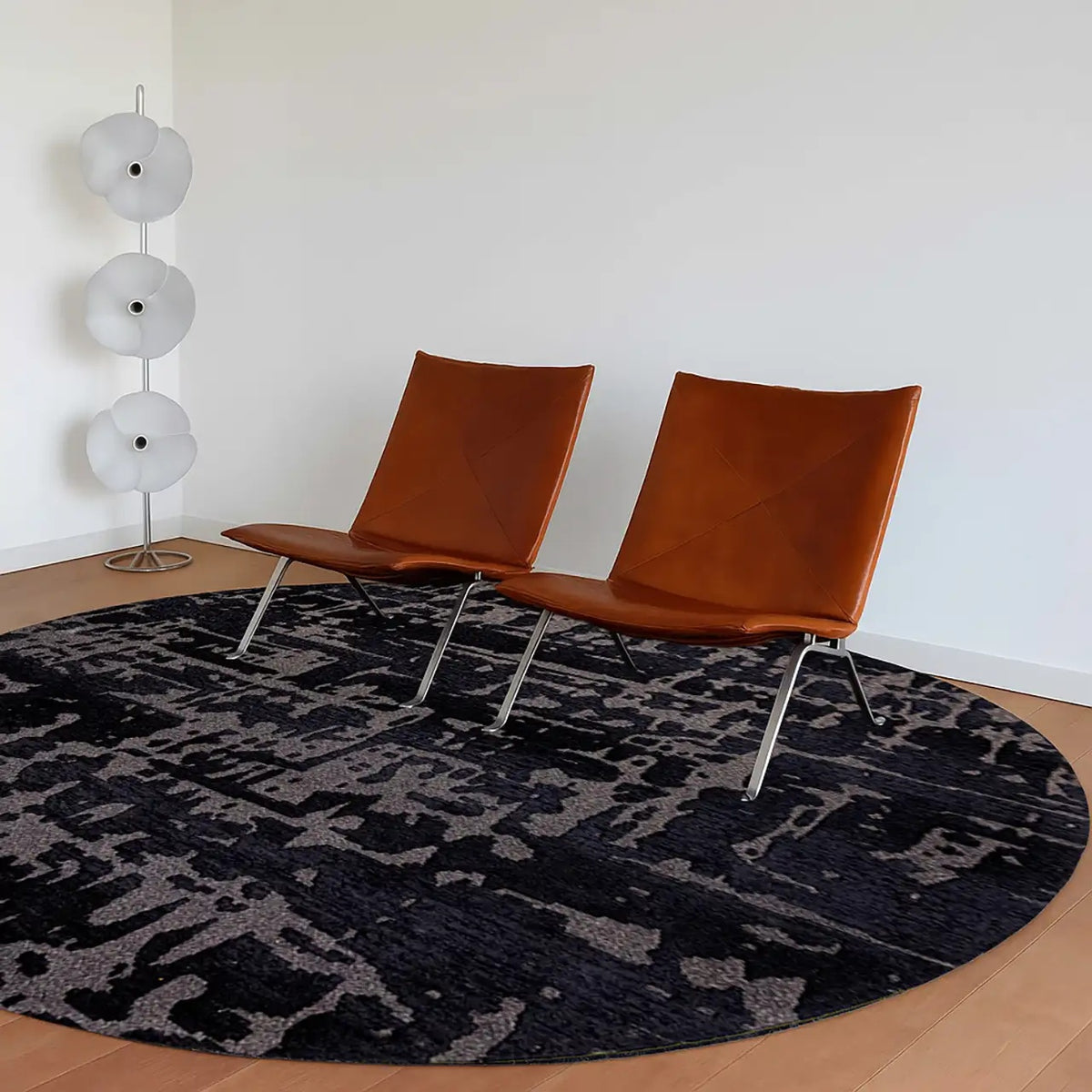 Louis de Poortere Structures Baobab 9200 Black Water vloerkleed in interieur