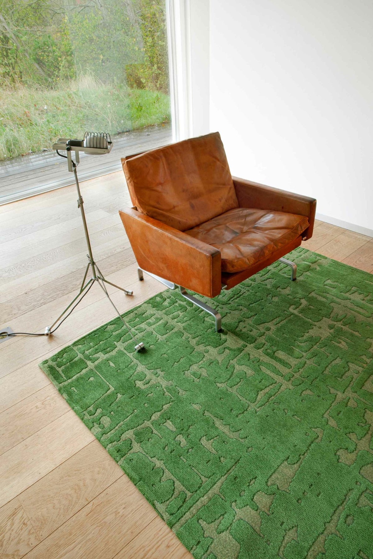 Louis de Poortere Structures Baobab 9202 Perrier's Green vloerkleed in interieur