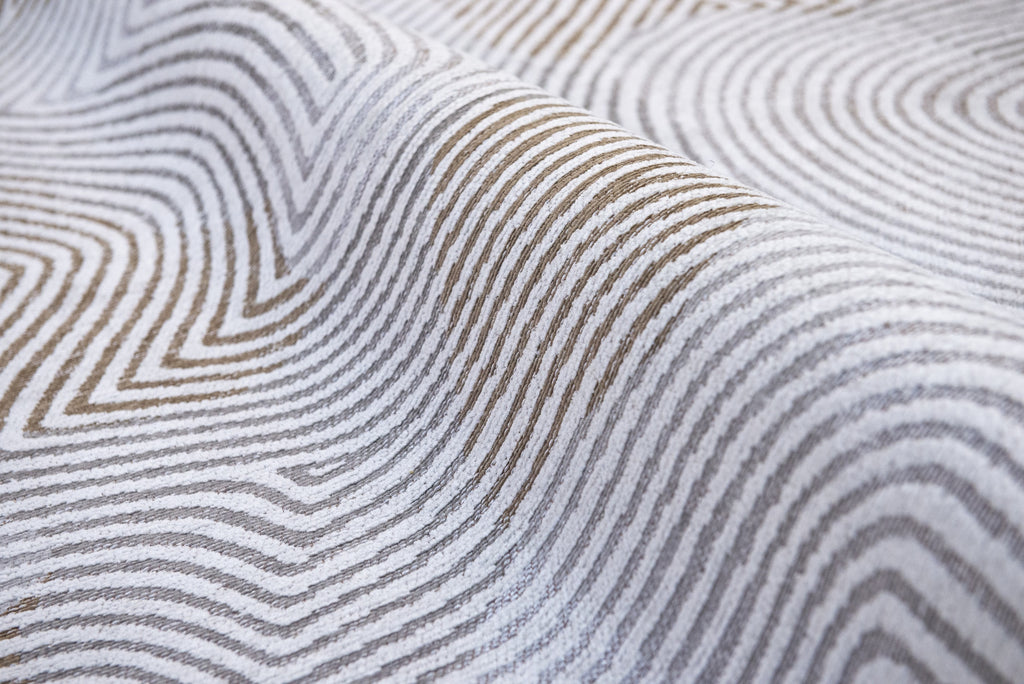 Close-up van het dessin van het Louis de Poortere Meditation Coral 9228 Oyster White vloerkleed