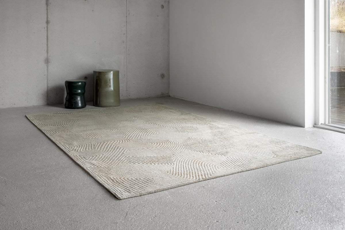 Louis de Poortere Meditation Coral 9229 Shell Beige vloerkleed in interieur