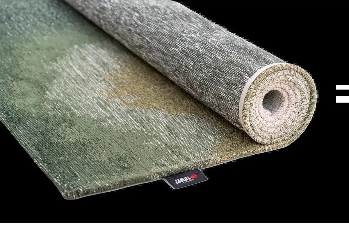 Louis de Poortere Meditation Lagoon 9331 Palm Green vloerkleed met een plooi, dun en soepel