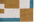 Zijaanzicht van het Louis de Poortere Craft Chess 9338 Honey vloerkleed