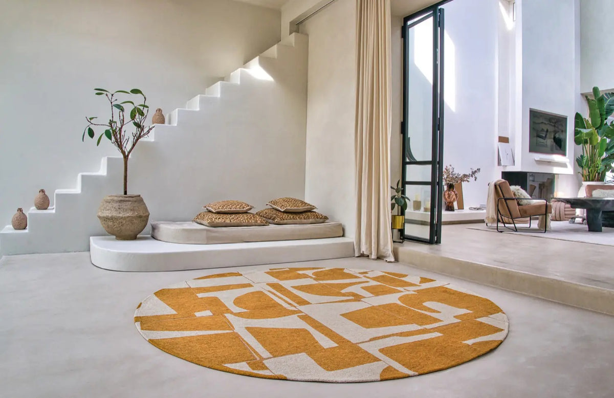 Louis de Poortere Craft Papercut 9367 Curry vloerkleed in interieur