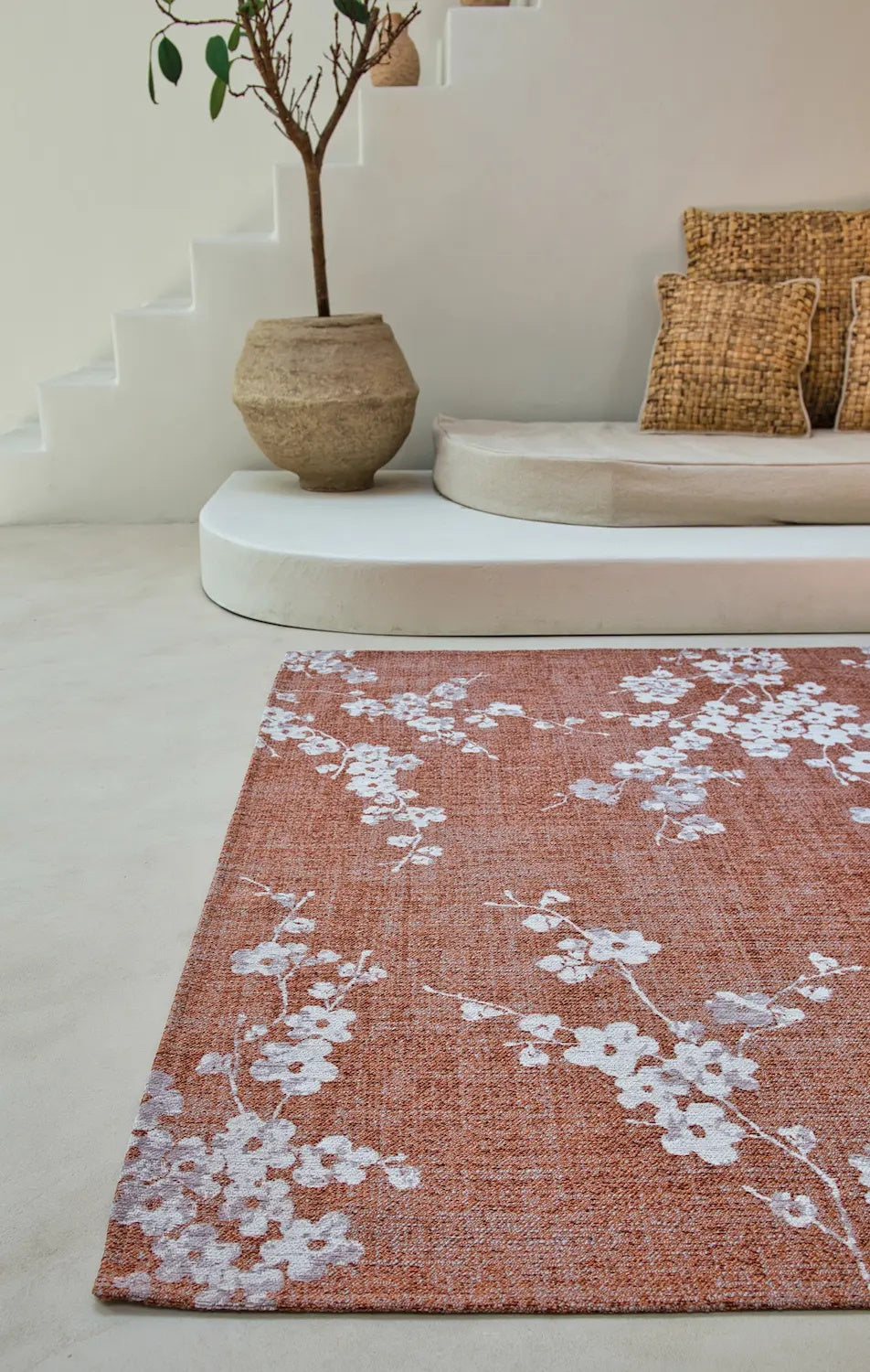 Louis de Poortere Sakura 9371 Copper Pink vloerkleed in interieur