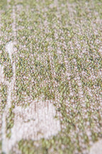 Close-up van het dessin van het Louis de Poortere Sakura 9372 Wet Garden vloerkleed
