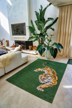 Louis de Poortere Pop Tiger 9388 Green On Fire vloerkleed in interieur