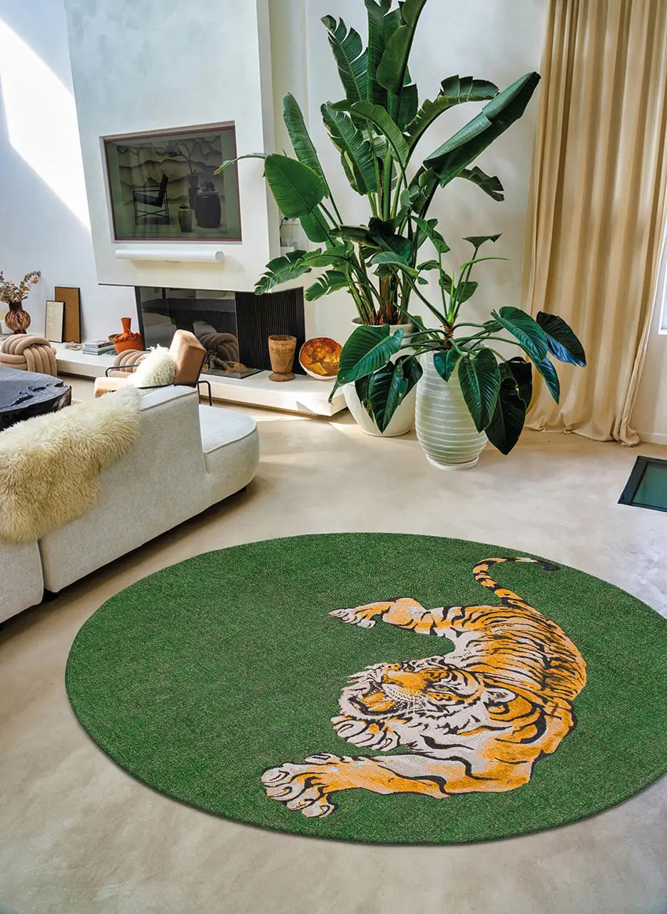 Louis de Poortere Pop Tiger 9388 Green On Fire vloerkleed in interieur