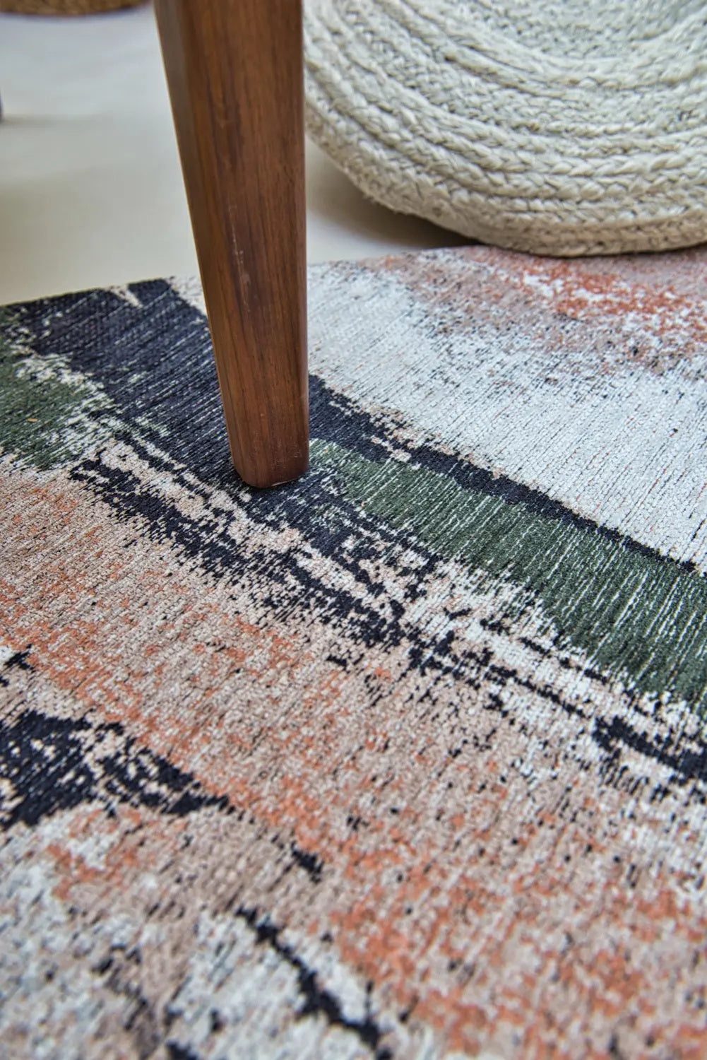 Louis de Poortere Gallery Fresque 9393 Indian Rice vloerkleed in interieur
