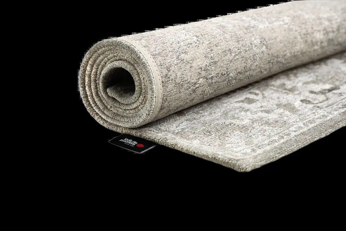 Louis de Poortere Antiquarian Tabriz 9647 Suede vloerkleed met een plooi, dun en soepel