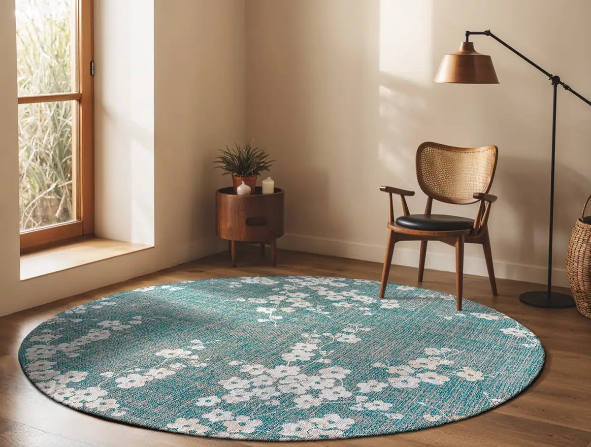Louis de Poortere Sakura 9850 Lake Blue vloerkleed in interieur