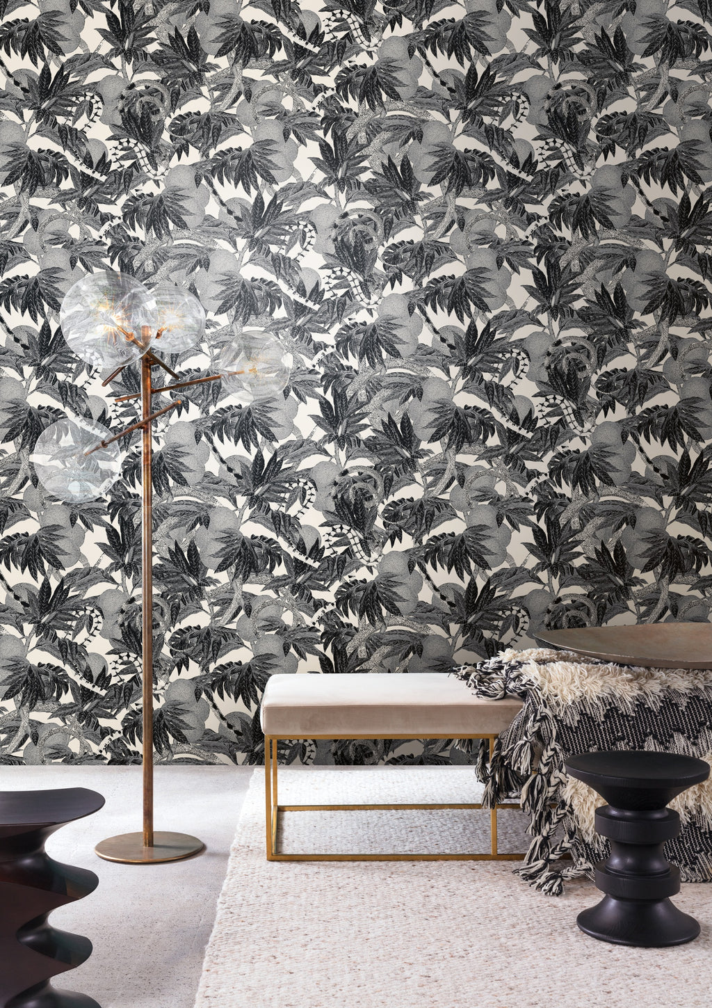 Masureel behang Equator Peacock in interieur