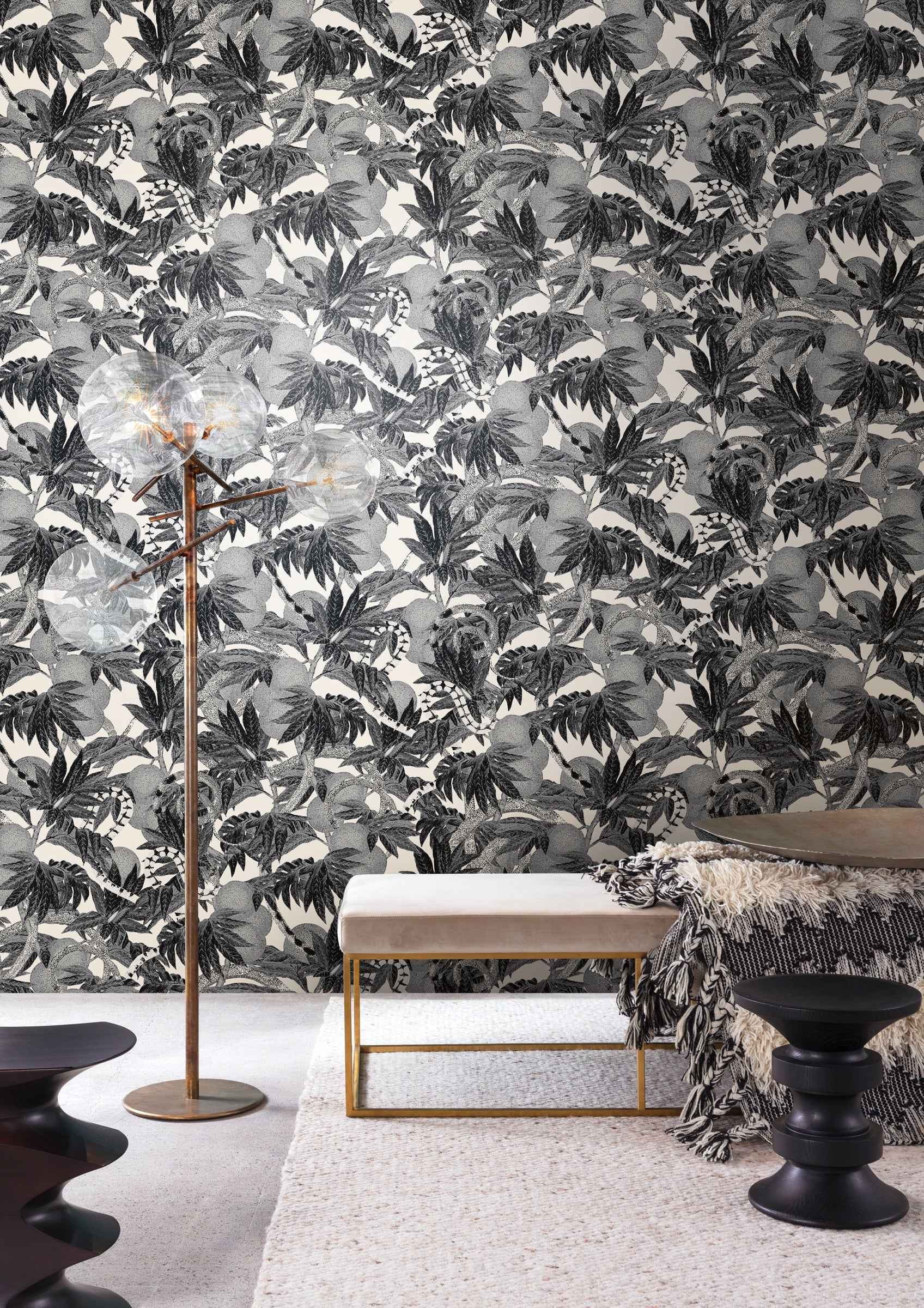 Masureel behang Equator Peacock in interieur