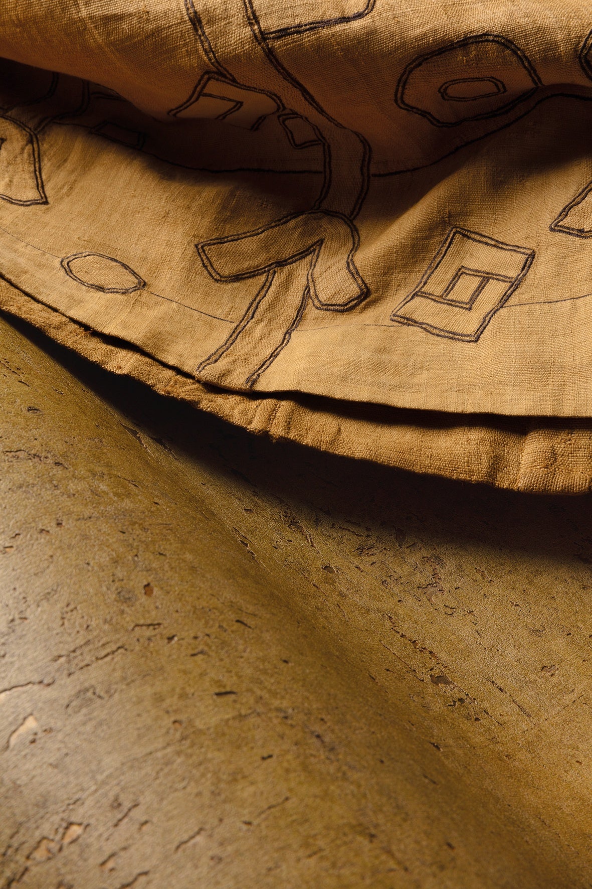 Masureel behang Trama Gold, detail van het behang