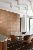 Masureel behang Serica Mocca in interieur