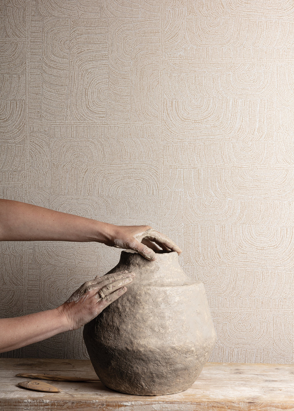 Masureel behang Tehani Kaolin in interieur