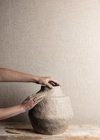 Masureel behang Tehani Kaolin in interieur