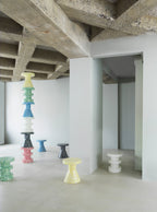 Normann Copenhagen Bijzettafel Bit Stool Stack Groen in een interieur