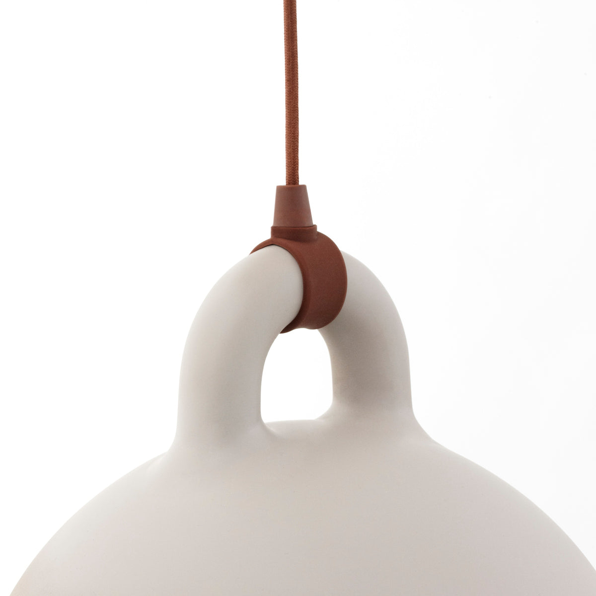 Detail van Normann Copenhagen Hanglamp Bell Zand
