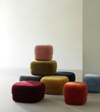Normann Copenhagen Poef Circus Velour Donkerrood in een interieur