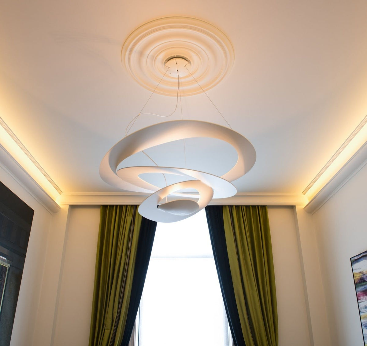 Orac R40 plafondrozet in interieur