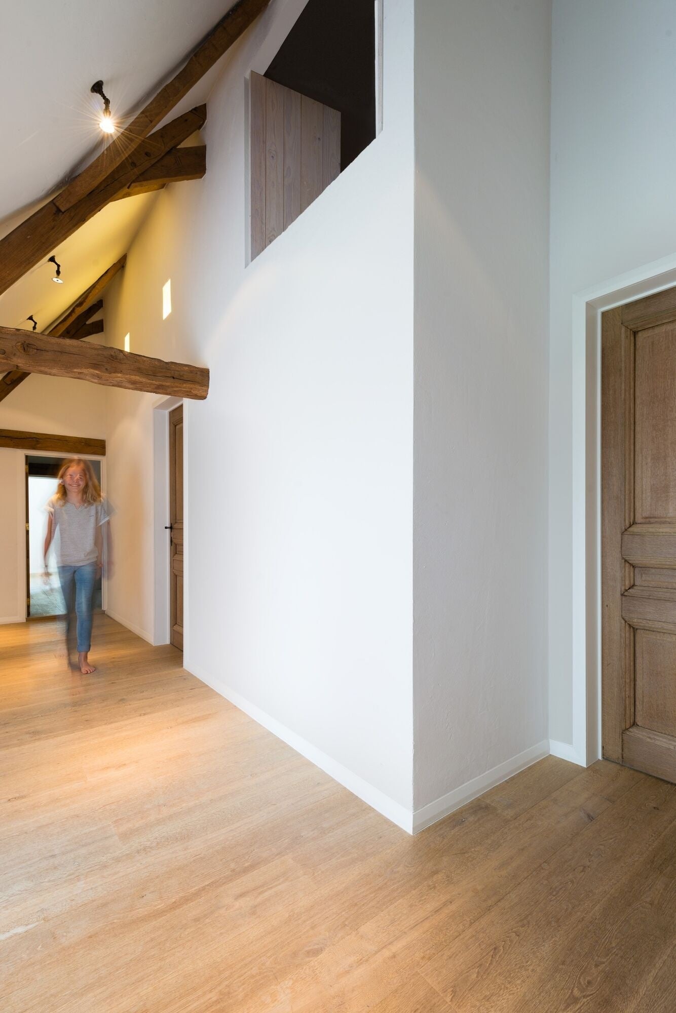 Orac SX159 plint in interieur