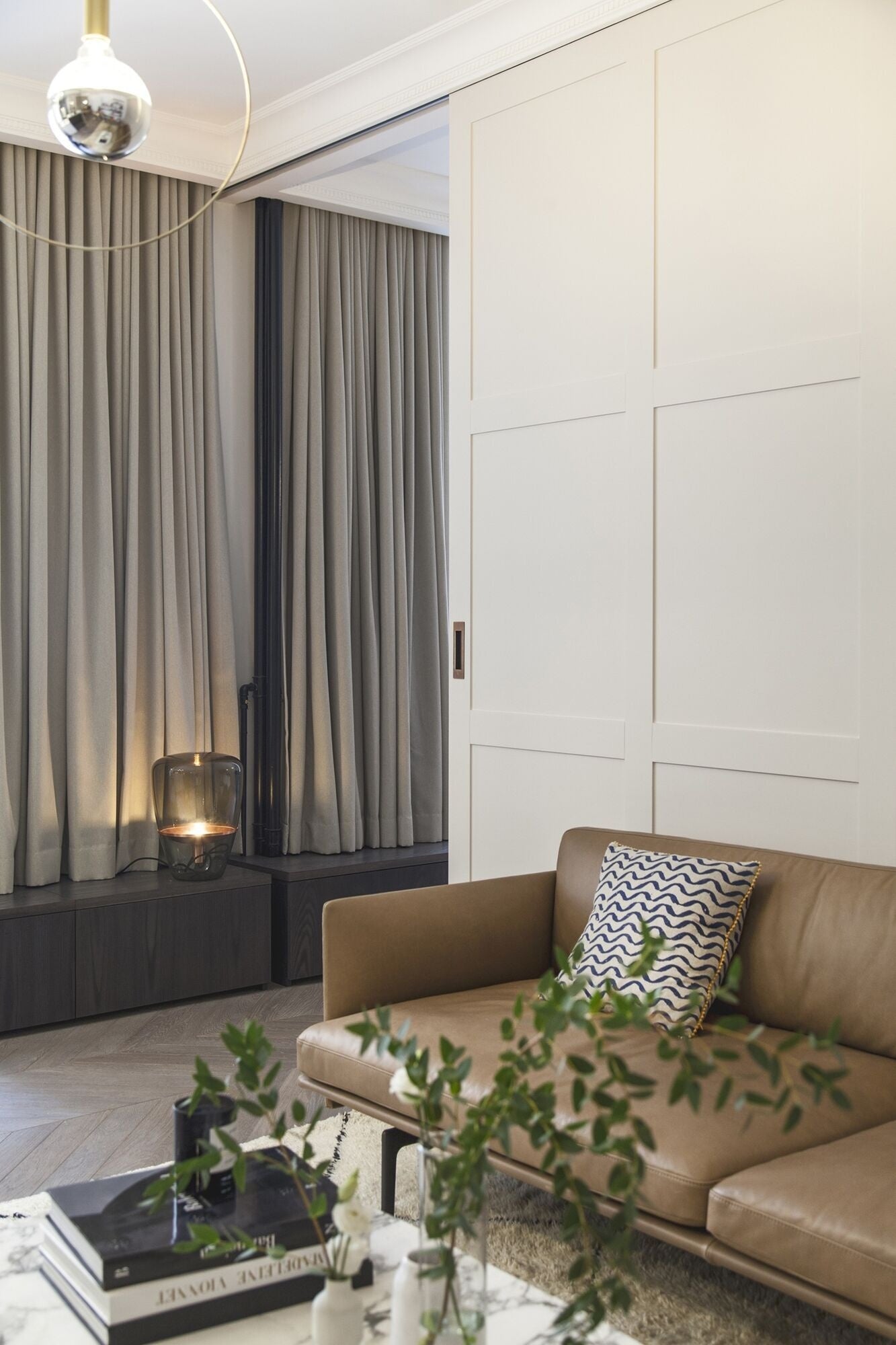 Orac SX163 plint in interieur
