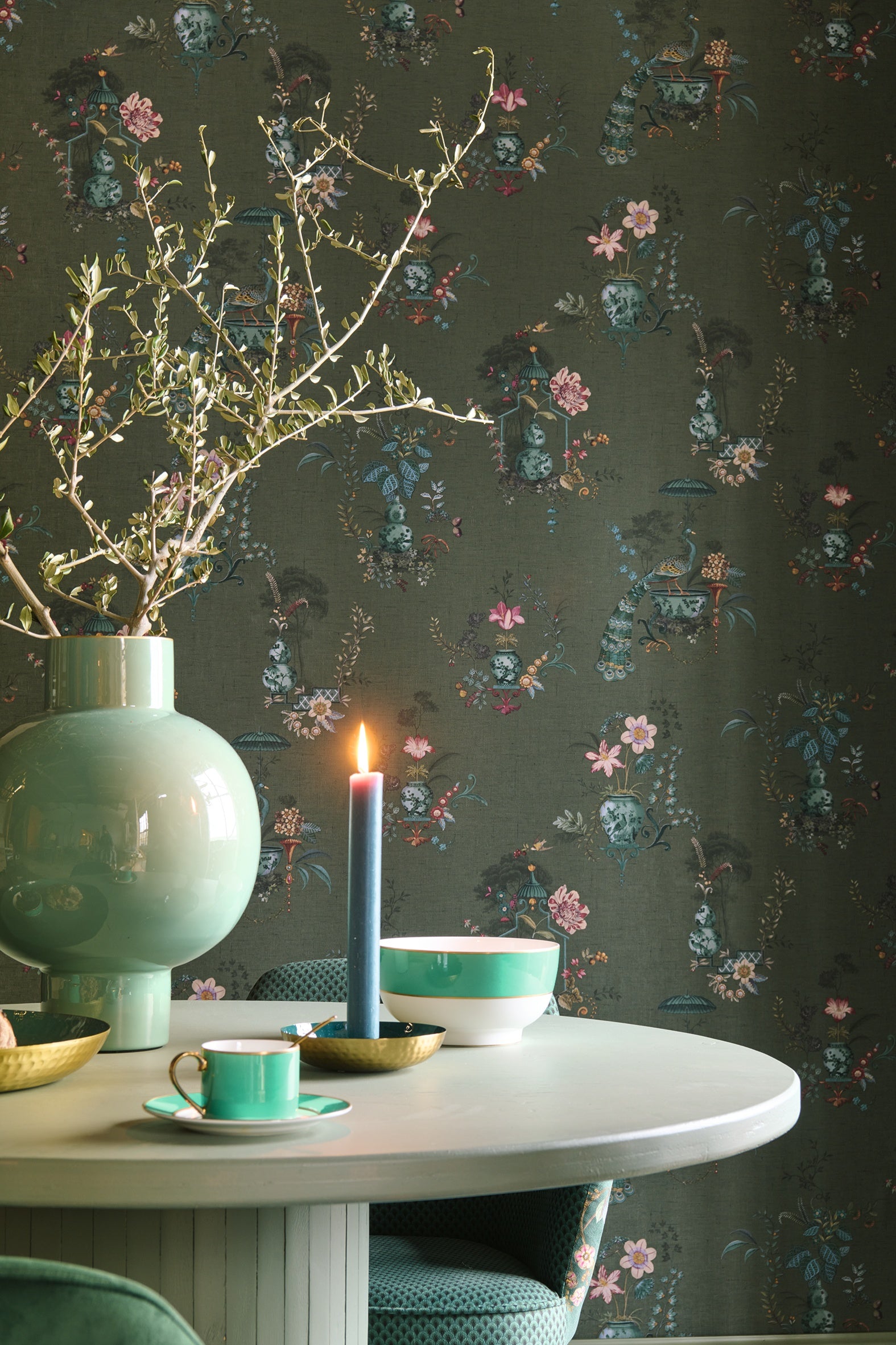 Pip Studio 6 behang Chinese Porcelain 333144 army in interieur