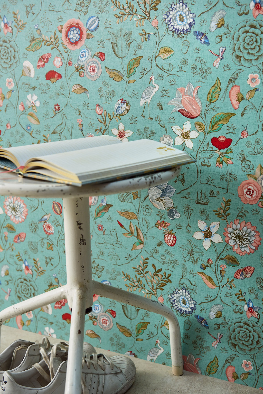 Pip Studio IV behang Spring to Life Light Green 375002 in interieur