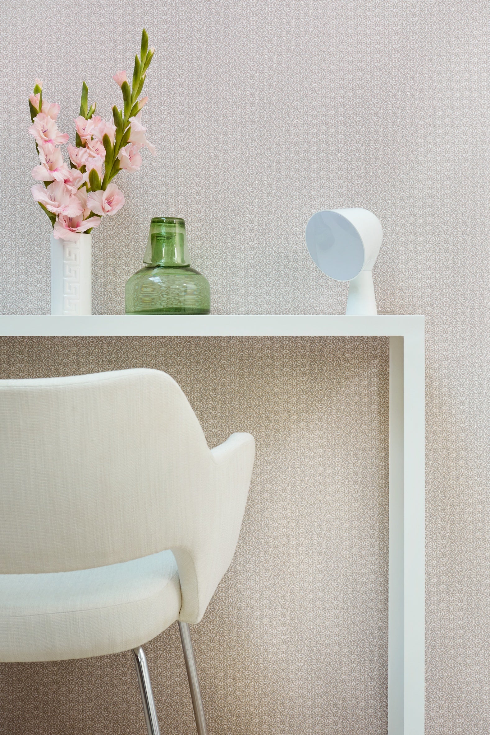 Pip Studio IV behang Lacy Khaki 375050 (retourdeal) in interieur