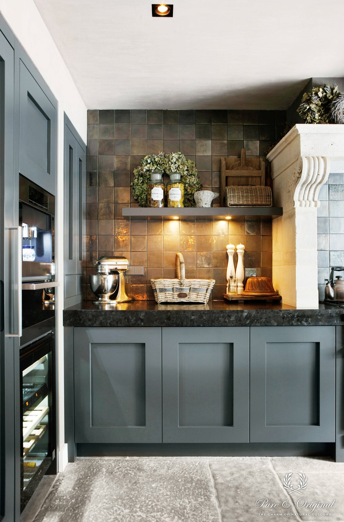 Pure & Original Blue Stone Traditional Paint lakverf in interieur